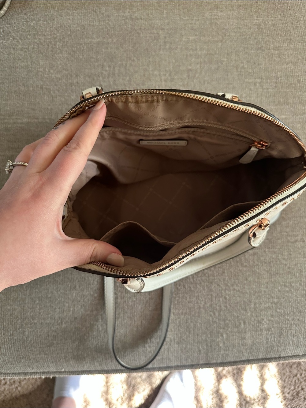Michael Kors White Scalloped Emmy Satchel - Picture 5 of 5